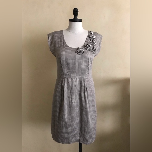 LOFT Dresses & Skirts - LOFT Gray Dot Cotton Dress with Floral Details